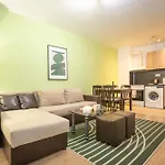 Modern And Bright Apartments Near Center - Free Parking