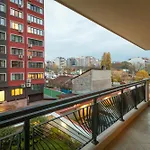 Modern And Bright Apartments Near Center - Free Parking