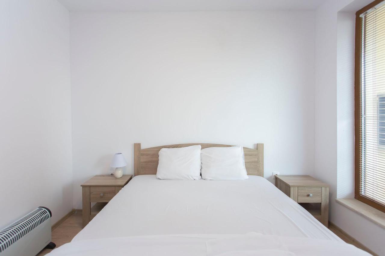 Aparthotel Modern And Bright Near Center - Free Parking *
