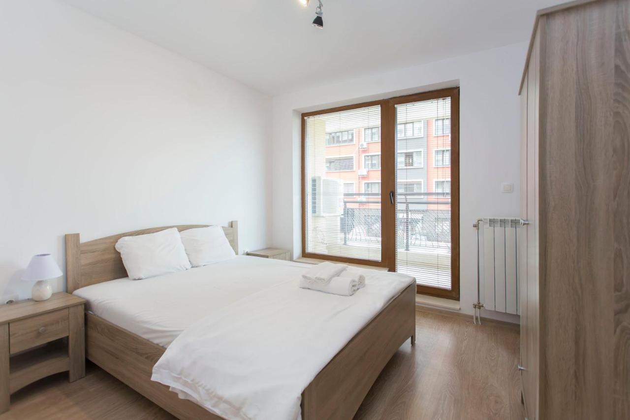 Modern And Bright Near Center - Free Parking Aparthotel